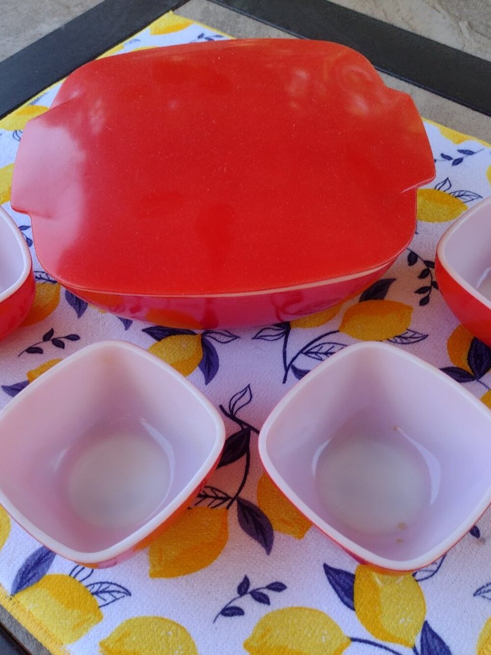 Vintage Pyrex Red Hostess Bowl Set w Lid 515-B 1.5 Qt. Lid 515-C W/ (4) 7 OZ.